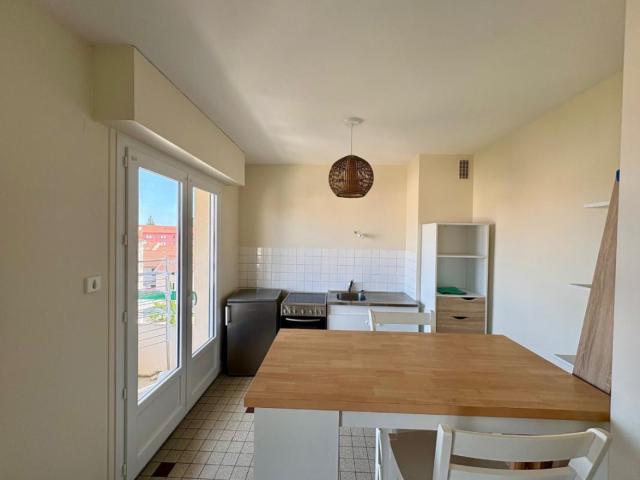 APPARTEMENT T1 [MEUBLE] A LOUER A ROANNE IUT/CARNOT