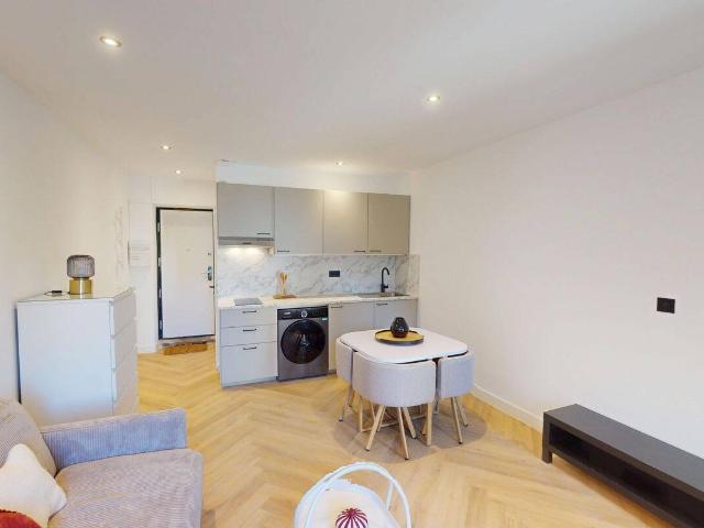Appartement T1 meublé avec terrasse de 80m2 Lyon 5ème