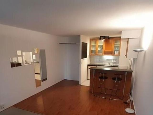 Appartement T1 meublé de 36 m² Paris 19e Buttes Chaumont