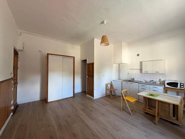 APPARTEMENT T1 non meublé 25.60 m² 250 € HC