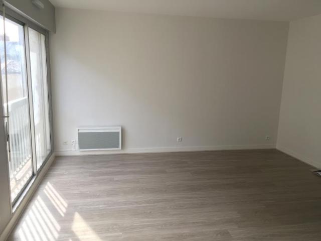 APPARTEMENT T1 RUE DE L'ANCIENNE COMEDIE