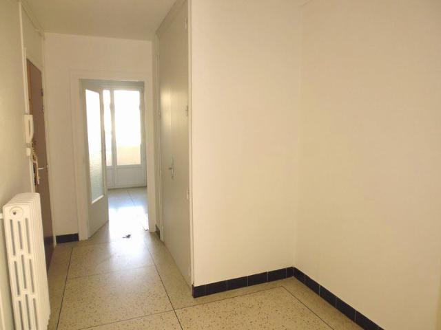 APPARTEMENT T1 / SALINS