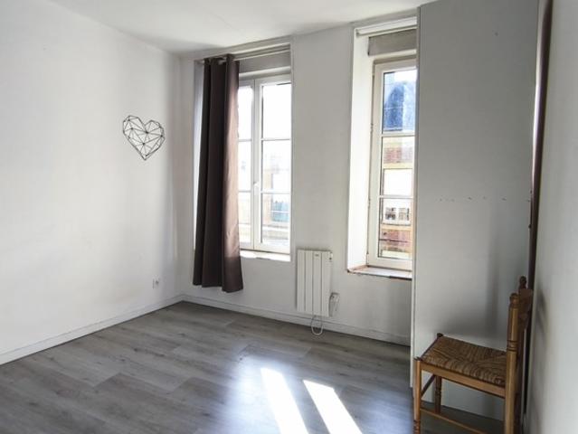 APPARTEMENT T1 SEMI MEUBLE SECTEUR MEZIERES