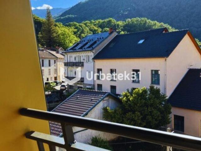 Appartement T1/T2 à aménager centre ville AX LES THERMES