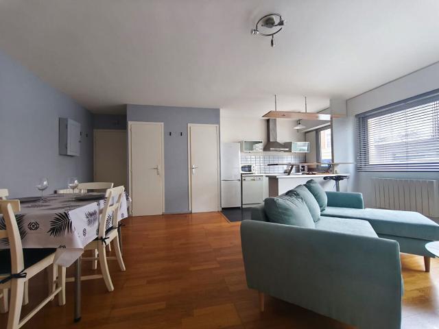 Appartement T2 49 m2 + parking Résidence sécurisée Croisé Laroche