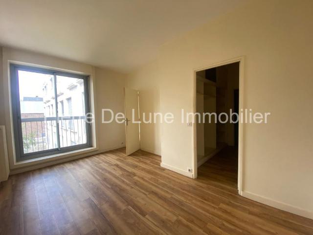 Appartement T2 4ème étage avec acsenceur Cave et parking