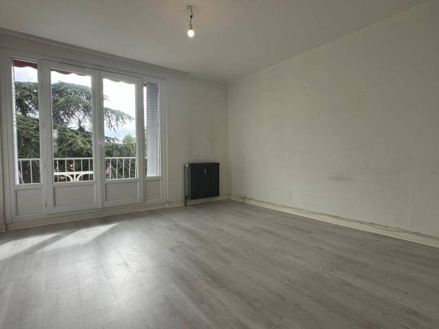 Appartement T2 59m2 avec balcon et garage