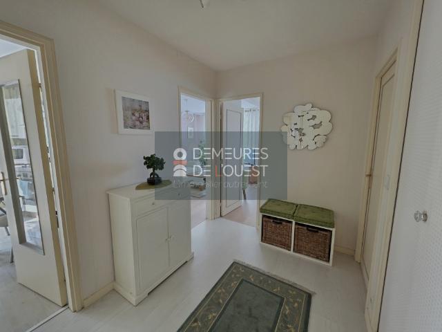 Appartement T2 63,50 m2 1 chambre grand balcon cave un parking abrité