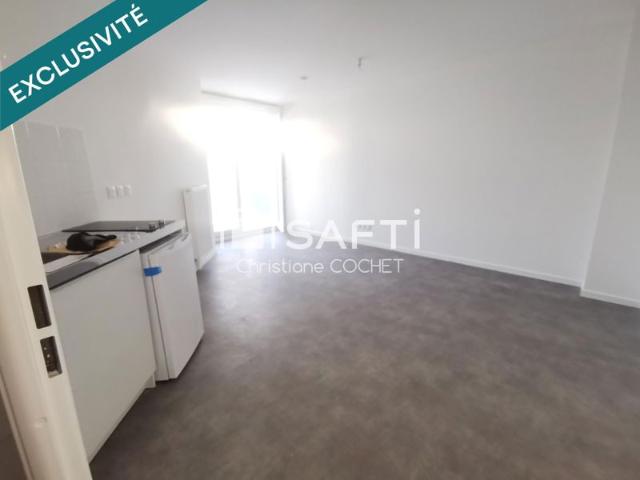 Appartement T2, 28m2 carrez vue sur l'étang et une place de parking en sous sol