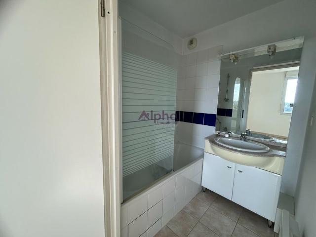 Appartement T2 3eme étage Résidence sécurisée Les Rives d'Ingres Ascenseur Balcon Parking