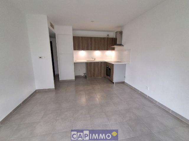 APPARTEMENT T2, TERRASSE, PARKING EN SOUS SOL CLOS, 83000 TOULON
