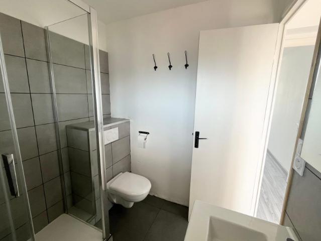 appartement t2 à grenoble ref ges16191262 900 agence delphine teillaud