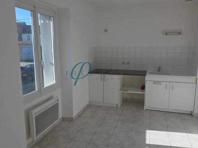 Appartement T2 à louer – Au cœur du bourg de La Chapelle Saint Florent