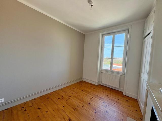APPARTEMENT T2 A LOUER A ROANNE FAUBOURG CLERMONT