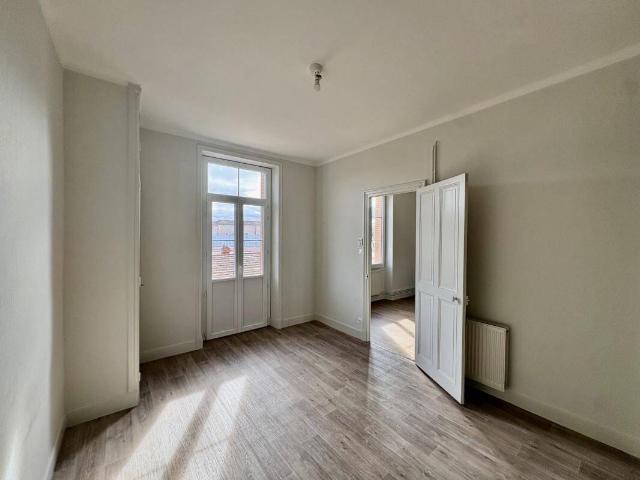 APPARTEMENT T2 A LOUER A ROANNE FAUBOURG CLERMONT