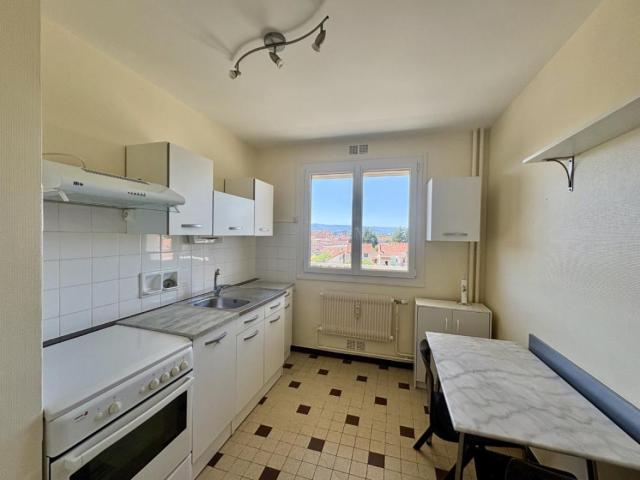 APPARTEMENT T2 A LOUER A ROANNE GARE