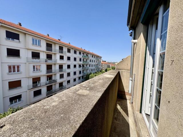 APPARTEMENT T2 A LOUER A ROANNE GARE
