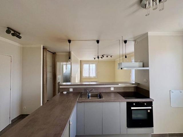 APPARTEMENT T2 A LOUER A ROANNE HALAGE