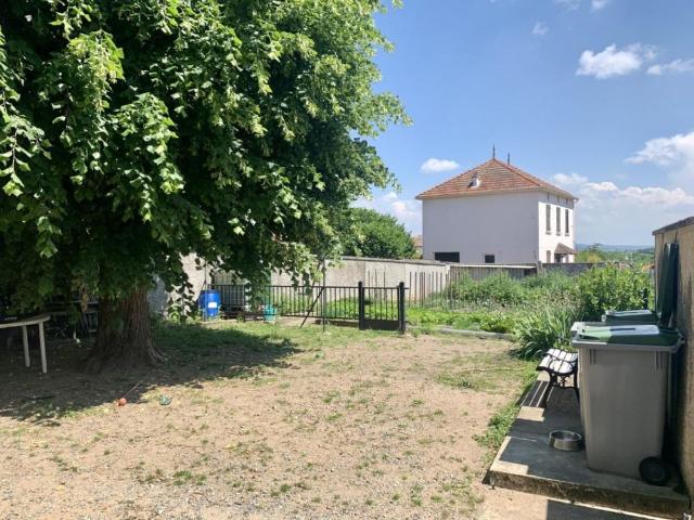 APPARTEMENT T2 A LOUER A RENAISON