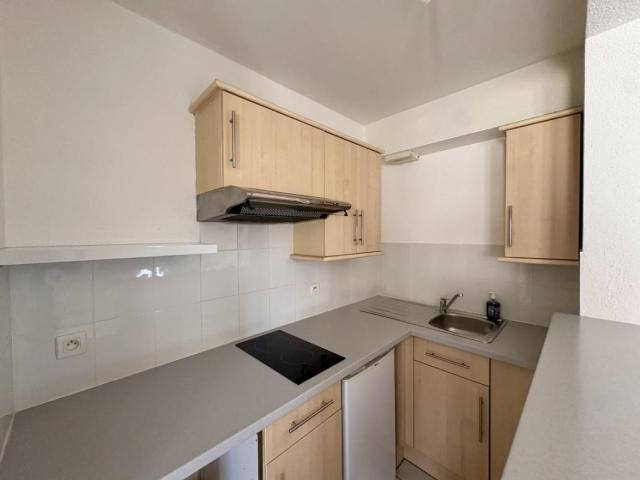 APPARTEMENT T2 A LOUER A RIORGES CANAUX