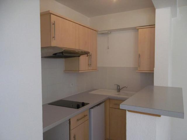 APPARTEMENT T2 A LOUER A RIORGES CANAUX