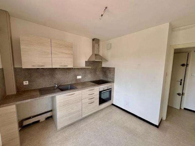 APPARTEMENT T2 A LOUER A RIORGES MAIRIE