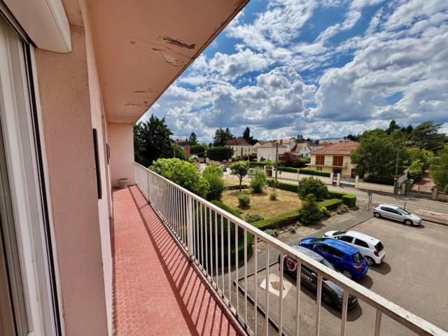 APPARTEMENT T2 A LOUER A RIORGES MAIRIE
