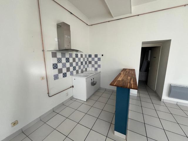 Appartement T2 à louer, centre ville Villeneuve.