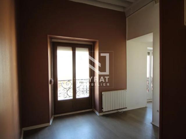 APPARTEMENT T2 A LOUER CHAGNY 33.48 m2 400 € charges comprises par mois: Immobilier CHAGNY | Neyrat Immobilier