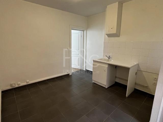 APPARTEMENT T2 A LOUER LYON 2EME ARRONDISSEMENT Bellecour 78.89 m2 1 039 € charges comprises par mois