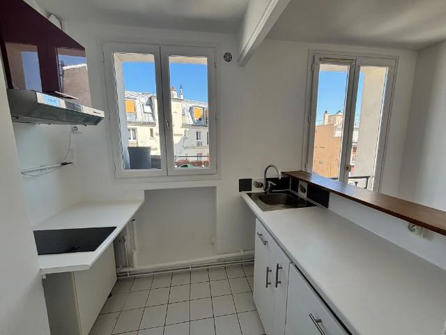 APPARTEMENT T2 A LOUER PARIS 14EME ARRONDISSEMENT 39.39 m2 1 380 € charges comprises par mois: Immobilier PARIS 14EME ARRONDISSEMENT | Perenium, agence immobilière à Paris – administration de biens et gestion locative