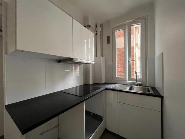 APPARTEMENT T2 A LOUER PARIS 17EME ARRONDISSEMENT Batignolles 10 35.57 m2 1 264 € charges comprises par mois: Immobilier PARIS 17EME ARRONDISSEMENT | Perenium, agence immobilière à Paris – administration de biens et gestion locative