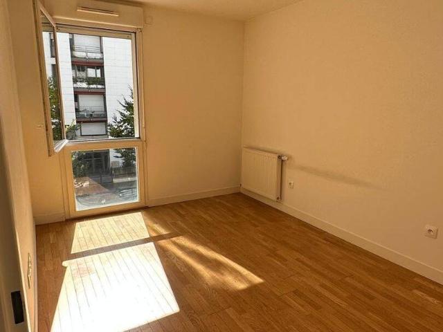 Appartement T2 à louer, RER C Grésillons