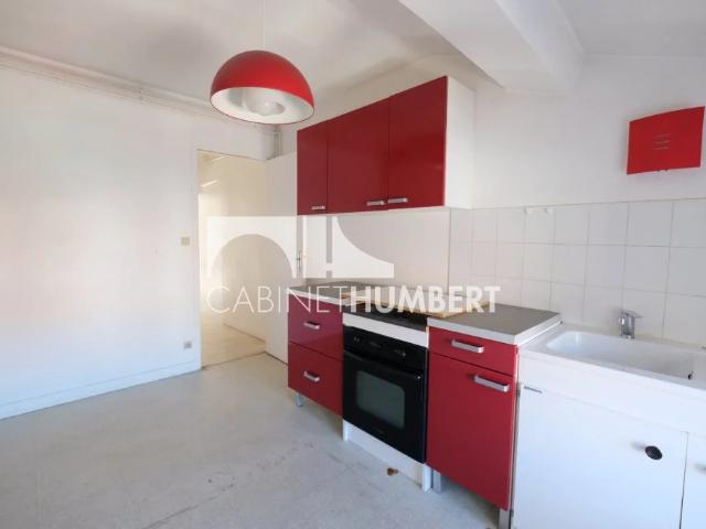 APPARTEMENT T2 A LOUER ST ETIENNE PLACE HOTEL DE VILLE