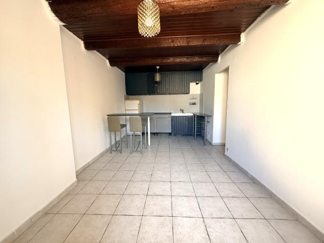 APPARTEMENT T2 A RENOVER
