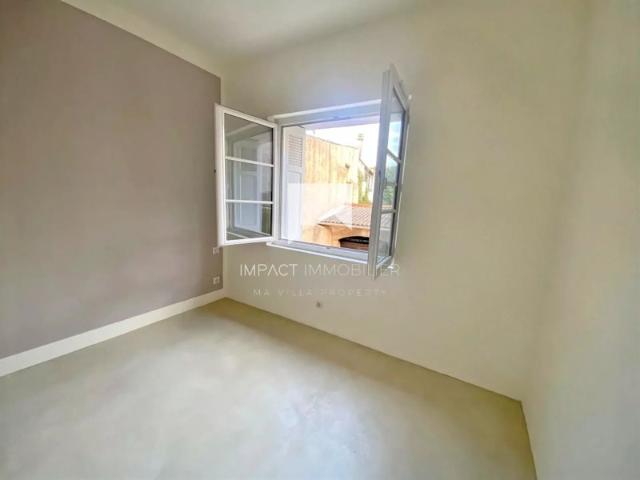 Appartement T2 atypique sur HYERES centre