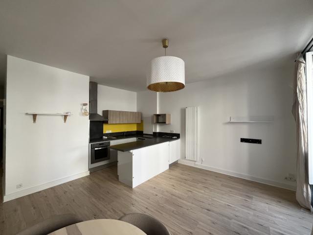 Appartement T2 au centre ville dans un immeuble avec ascenseur