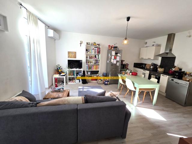 appartement T2 avec balcon à louer quartier St James Monté