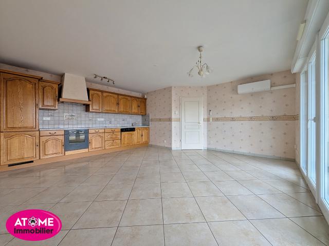 Appartement T2 avec balcon cave et parking