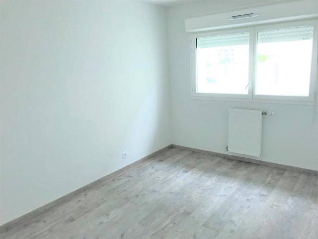 Appartement T2 avec balcon et parking à CENON