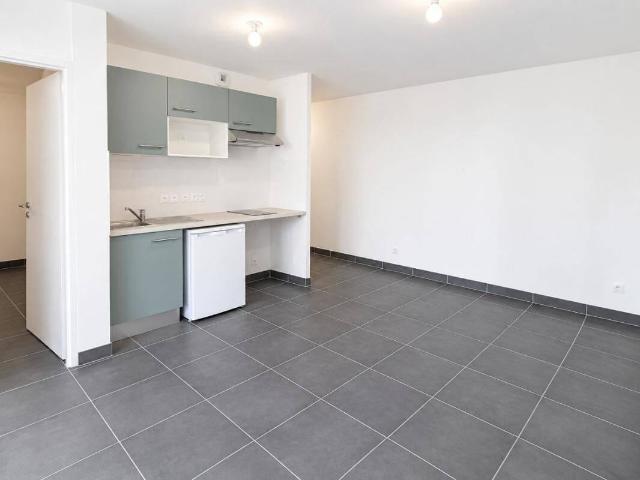 Appartement T2 avec balcon et parking à Nimes