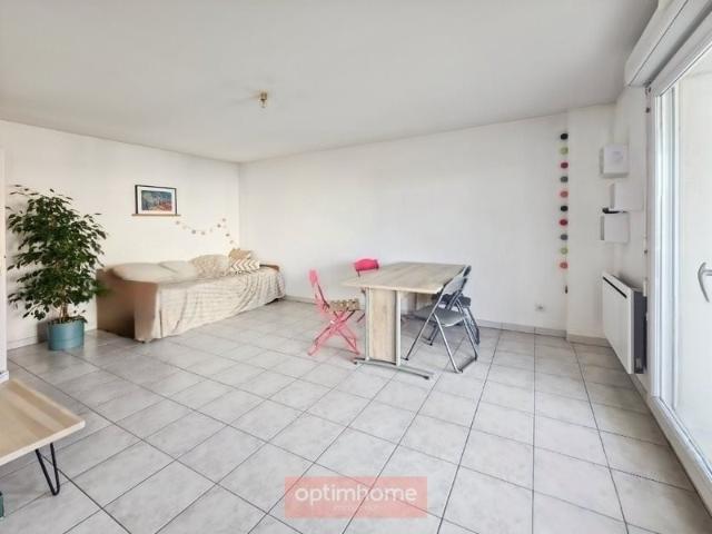 Appartement T2 Avec Balcon Et Parking Residence Recente 42m² Arras
