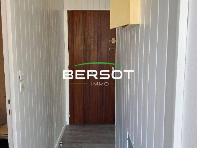 Appartement T2 avec balcon rénové à Villers Le Lac