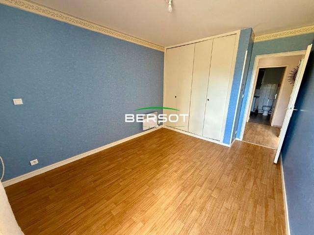 Appartement T2 avec balcons et place de stationnement