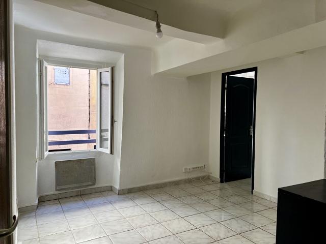 Appartement T2 avec cave à La Roquebrussanne