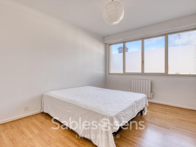 Appartement T2 avec cave dans le quartier des Roses aux Sabl