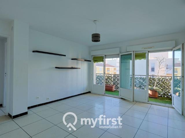 Appartement T2 avec cave et parking privatif à louer sur TOULON OUEST Saint Roch