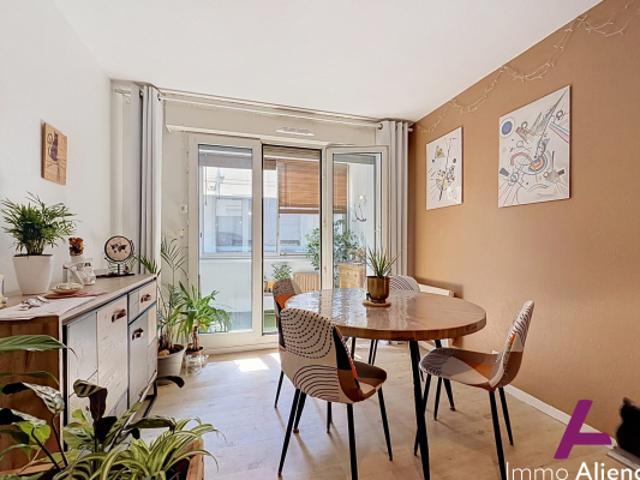 Appartement T2 avec loggia, parking FONDAUDÈGE