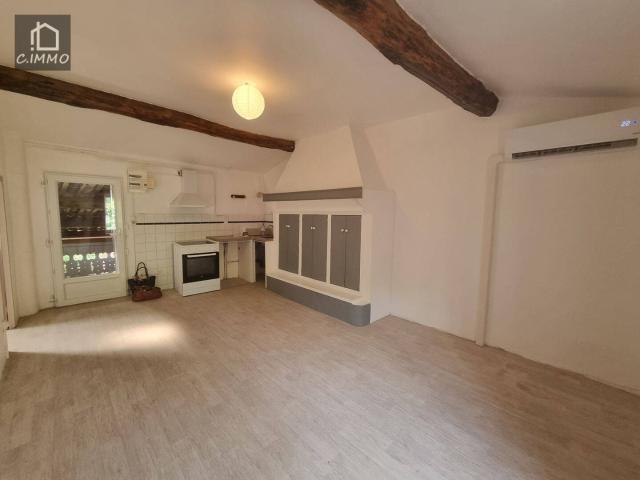 APPARTEMENT T2 avec terrasse couverte et un emplacement de stati
