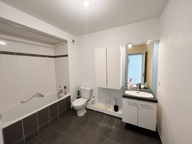 Appartement T2 avec terrasse et parking